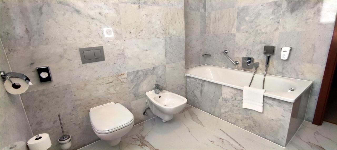 Small Double Room,1367713889:JPEG